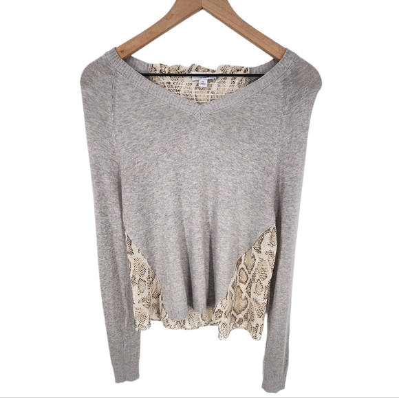 Anthropologie Current Air Mixed Media Snakeskin Print V-neck Sweater Grey SZ XS - Picture 2 of 8